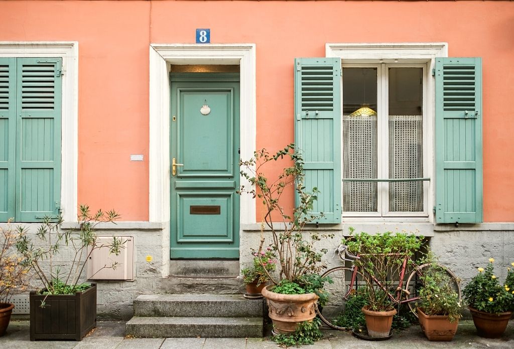 Rue Crémieux - The Most Colourful Street in Paris