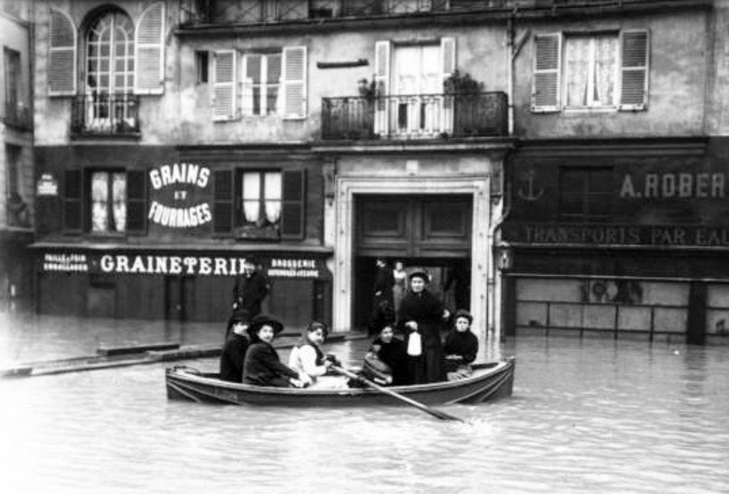 Historical photos of Paris