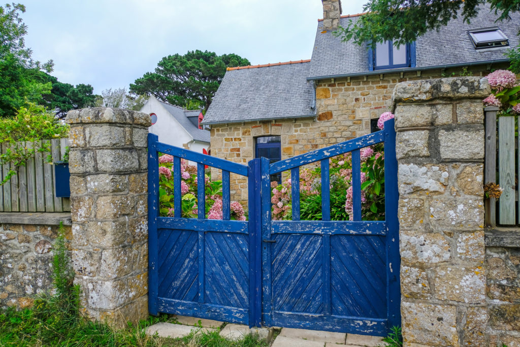 Île de Bréhat, Brittany house with blue gates