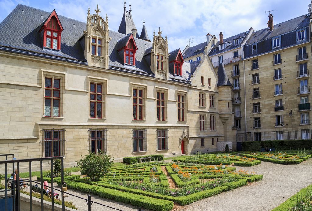 Best Library of Paris - Library Forney in Hotel de Sens