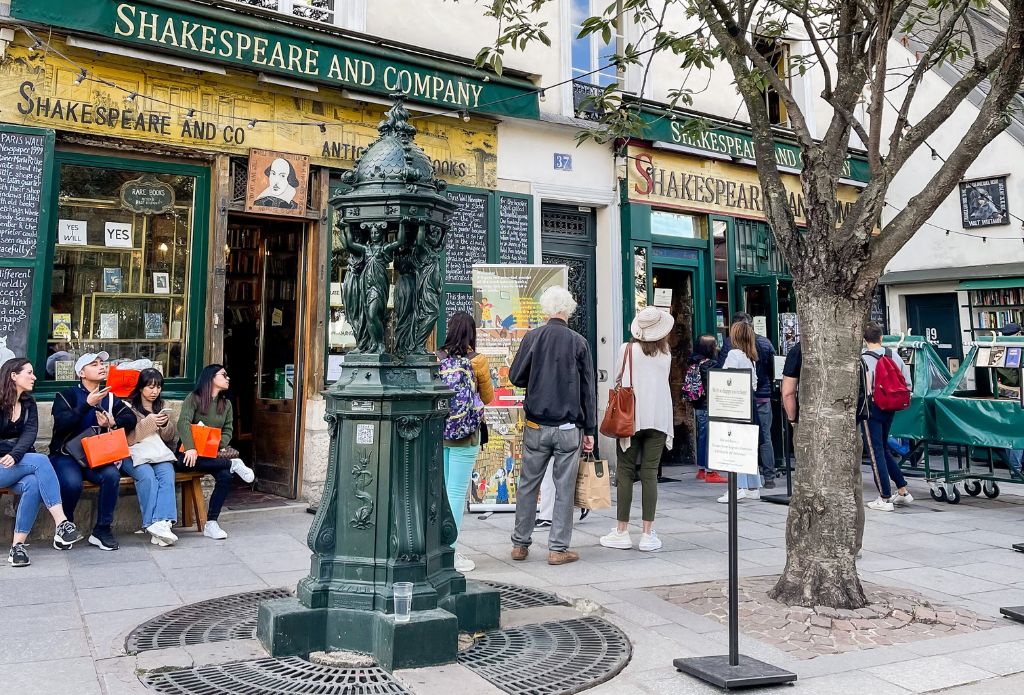 Shakespeare and Company Paris